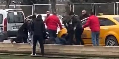 Gaziantep'te trafikte dehşet: Taksiciye aracında meydan dayağı