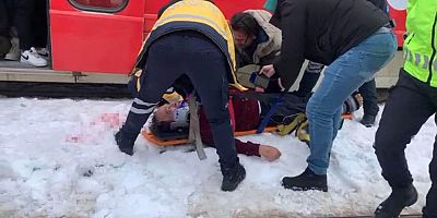 Gaziantep'te tramvayın çarptığı adam yaralandı