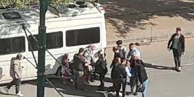 Gaziantep'te, yolun karşısına geçmeye çalışan çocuğa motosiklet çarptı