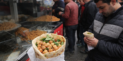 Gaziantep’te Zam Bitmiyor: Nohut Dürümü de Nasibini Aldı