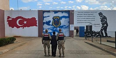 Hırsızlık suçundan 17 yıl cezayla aranan şahsı jandarma yakaladı