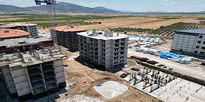 İslahiye'de bir yandan yıkım bir yandan inşaat sürüyor