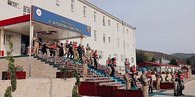 Jandarma 43 milyonluk dolandırıcılık ve para aklama çetesini çökertti