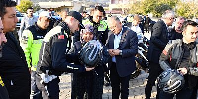 Jandarmadan 100 motosiklet sürücüsüne güvenli sürüş eğitimi ve hediye kask
