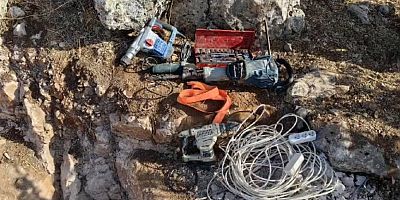 Kaçak kazı yapan 10 şahsı jandarma suçüstü yakaladı