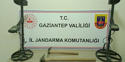 Kaçak kazı yapan 2 şahsı jandarma suçüstü yakaladı
