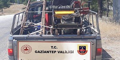 Kaçak krom madeni açarak kazı yapan 5 şahsı jandarma yakalandı