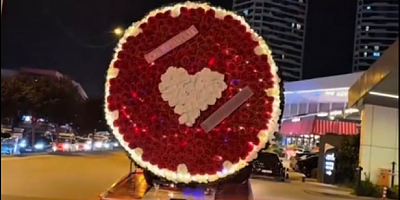 Kamyon Dolusu Aşk: Gaziantep’te Romantik Sürpriz Görenleri Hem Şaşırttı Hem Gülümsetti