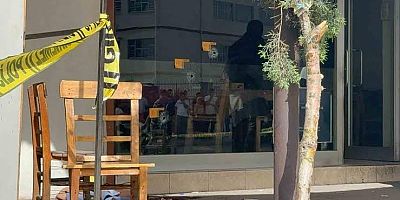 Kıraathanenin önünde oturan gence kanlı infaz
