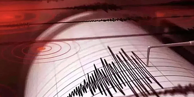 Korkutan Deprem! Büyük Panik Yaşandı