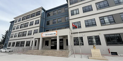 Lise öğrencisi okulda silahla yakalandı