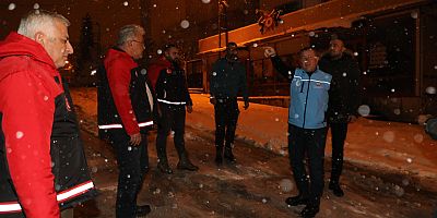 Nizip Belediyesi 24 saat esasıyla sahada