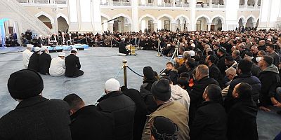 Ramazan'ın müjdecisi Berat Kandili Gaziantep'te dualarla idrak edildi