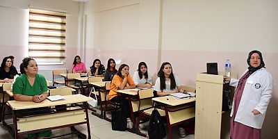 ŞAHİNBEY BELEDİYESİ’NİN ÜCRETSİZ KURSU İLE İNGİLİZCE ÖĞRENİYORLAR