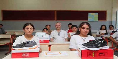Şahinbey’de 1 milyon öğrenciye spor ayakkabısı hediye