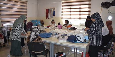 ŞAHİNBEY’DE KADINLAR HEM ÜRETİYOR HEM KAZANIYOR