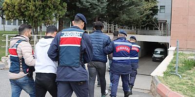 Siber dolandırıcılara jandarma darbesi: 8 gözaltı