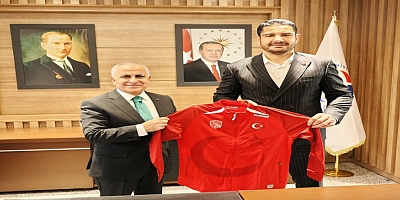 TAHA AKGÜL’DEN GAÜN REKTÖRÜ PROF. DR. DOĞAN’A ZİYARET