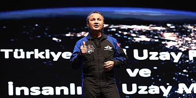 TÜRKİYE'NİN İLK ASTRONOTU ALPER GEZERAVCI GAÜN ÖĞRENCİLERİYLE BULUŞTU