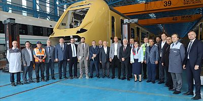 TÜRKİYE’NİN İLK YÜZDE YÜZ YERLİ VE MİLLİ MOTORLU ELEKTRİKLİ TRENLERİ GAZİRAY’DA KULLANILACAK