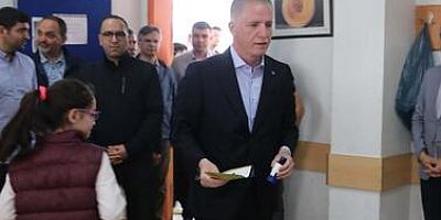 VALİ GÜL, OYUNU KULLANDI