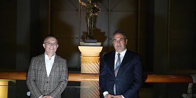 Zeugma Mozaik Müzesi'nde yoğun ilgi gören Mars heykelinin önü genişletildi