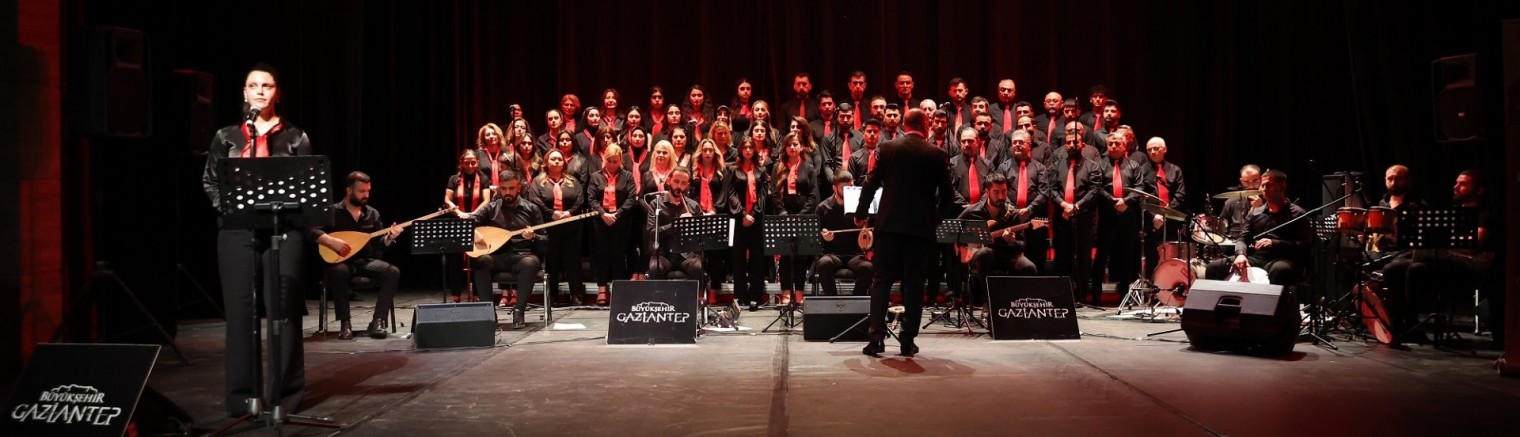 Türk Halk Müziği Korosu'nun Bahar Konseri Büyüledi