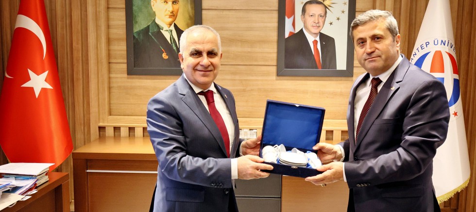 TÜRK-İŞ GAZİANTEP İL TEMSİLCİSİ SARICA’DAN REKTÖR DOĞAN’A ZİYARET