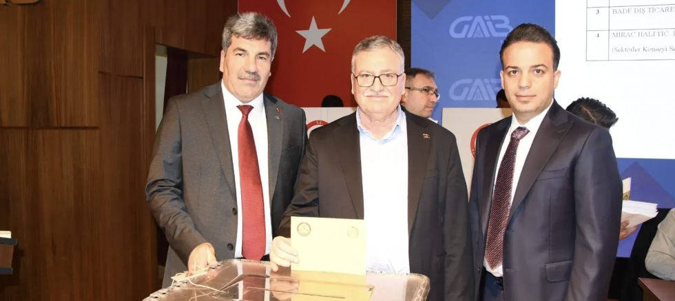 Zeynal Abidin Kaplan oybirliği ile yeniden başkan